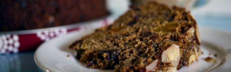 How to Decorate a Christmas Cake with Fruit and Nuts